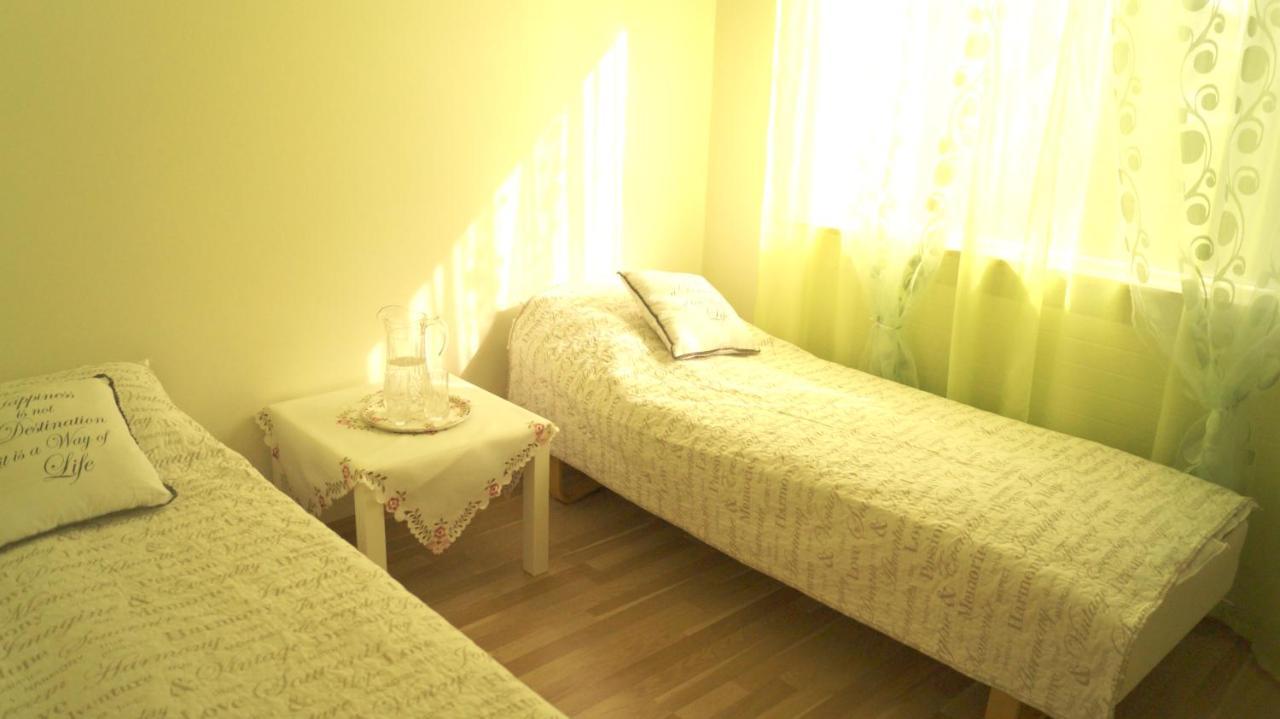 Twin Room With Shared Bathroom Njarthvik Exterior foto