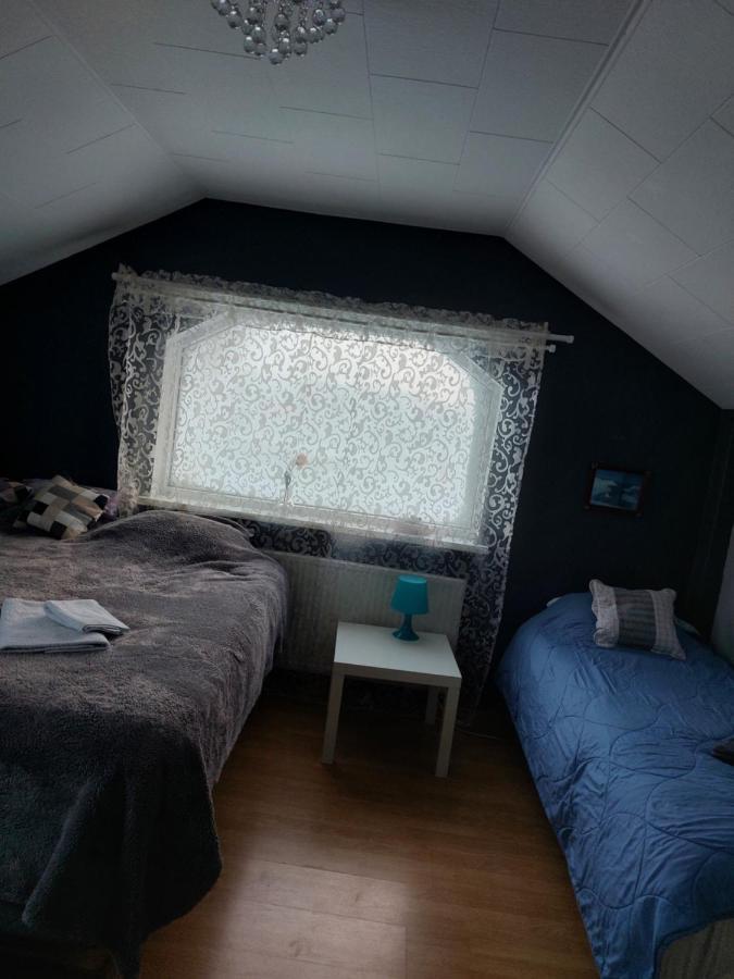Twin Room With Shared Bathroom Njarthvik Exterior foto
